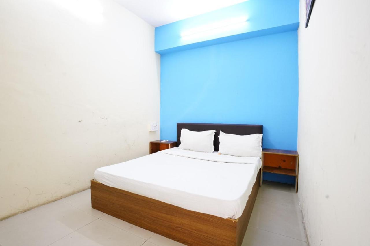 Infinity Rooms & Banquet Surat Exterior foto
